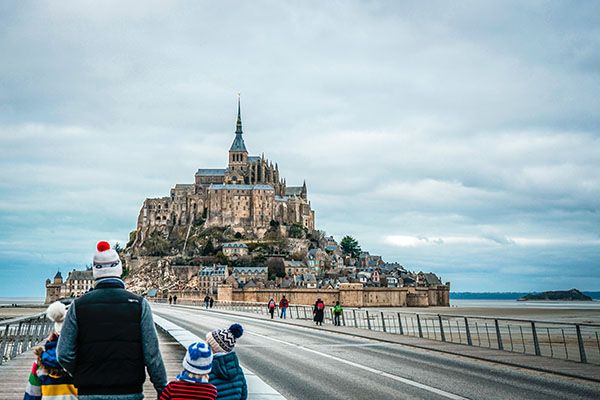 Le Mont Saint Michel, lieu historique de la Manche à un peu plus d'une heure de route de l'hôtel