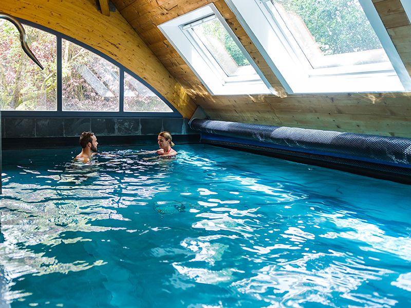 Une piscine intérieure au centre de Rennes Une piscine intérieure au centre de Rennes